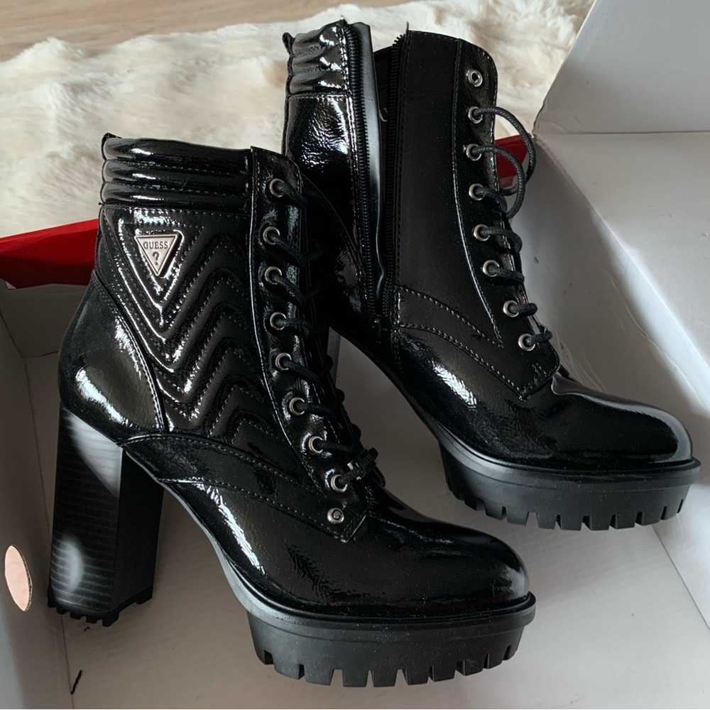 GUESS Patent Shiny Platform Lace Up Boots, Size 8, NEW - Picture 8 of 10